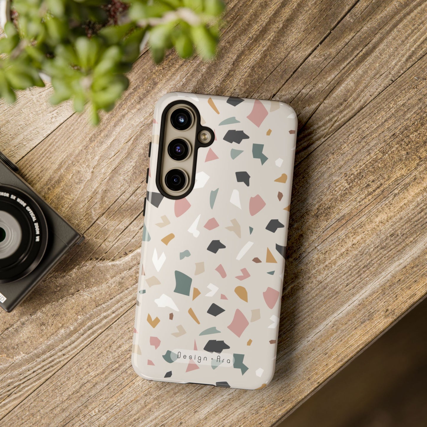 Stylové a trvanlivé pouzdro na telefon s moderním abstraktním designem