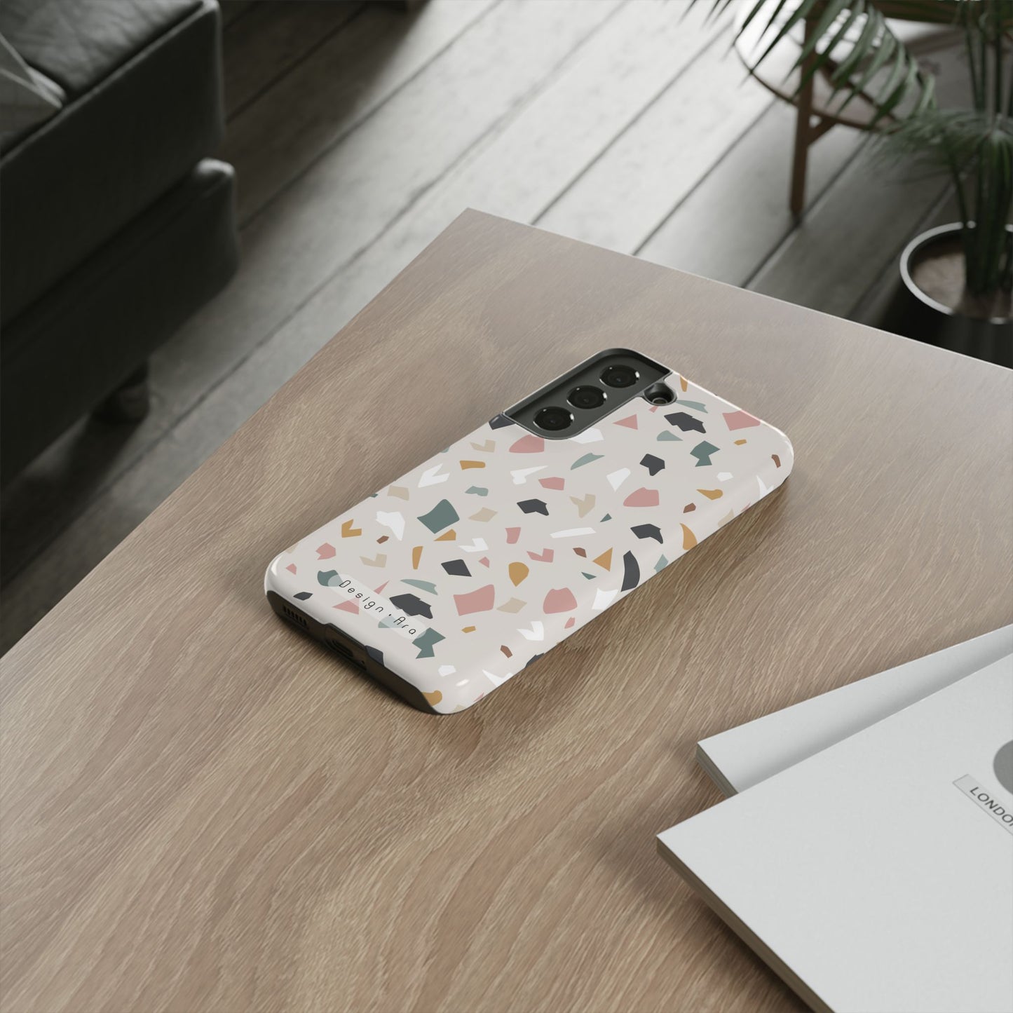 Stylové a trvanlivé pouzdro na telefon s moderním abstraktním designem